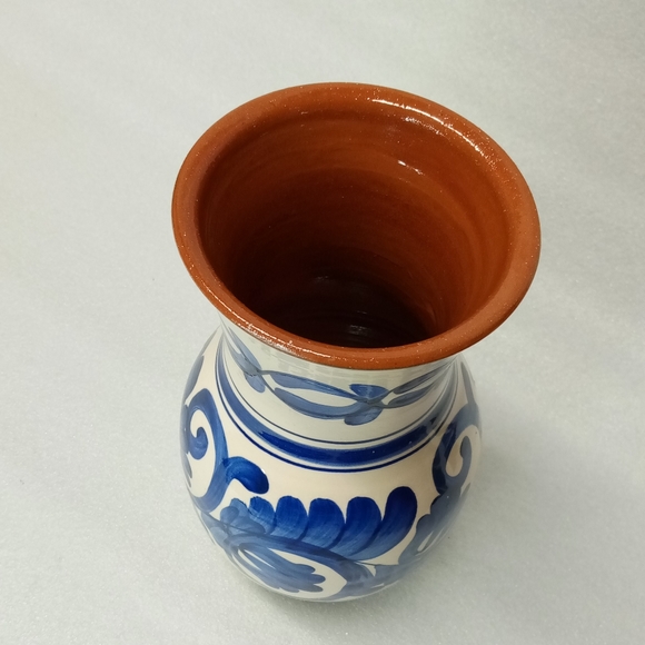 Pretty Blue and White Vase of unknown origin - Picture 3 of 5